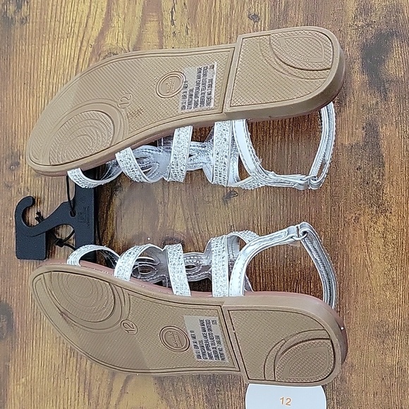 Girls Silver Sparkly Strappy Sandals Size 12 NWT - Picture 4 of 4